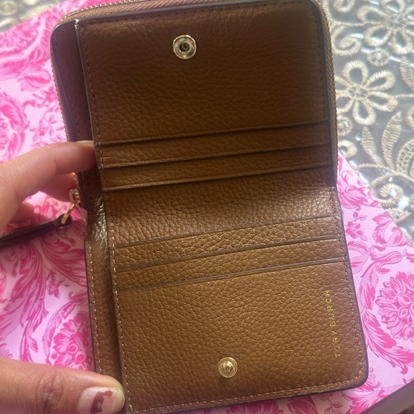 New Tory burch BRITTEN BI FOLD WALLET Moose color - Picture 4 of 7